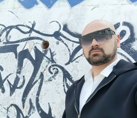 Kairo, 36, Napoli
