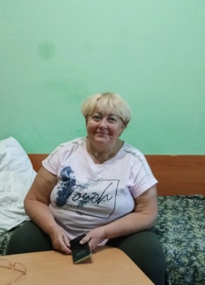Людмила из Иркутска 69 лет