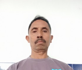 Agus sarpam, 41, Bekasi