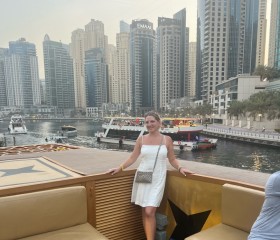 Kseniya, 38, Saint Petersburg