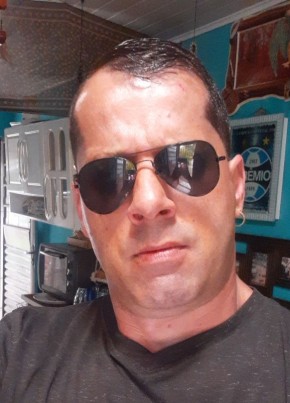 CLAUDIO, 44, Brazil, Santa Maria