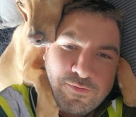 James, 36, Birmingham
