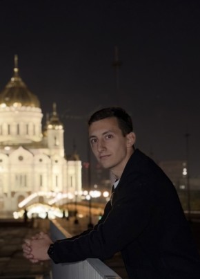 Максим из Москвы 23 года