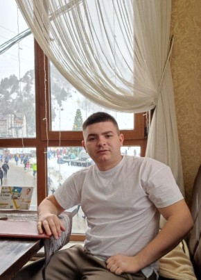Кирилл из Владикавказа 23 года