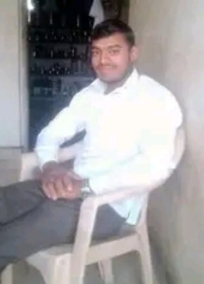 Husnodin tadavi, 29, India, Mumbai