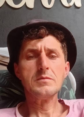 Sidnei Ricardo s из Joinville 42 года