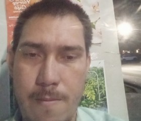 Luis, 37, David