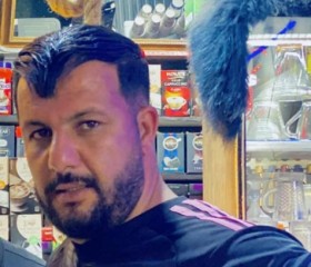 Nadhir, 39, Batna