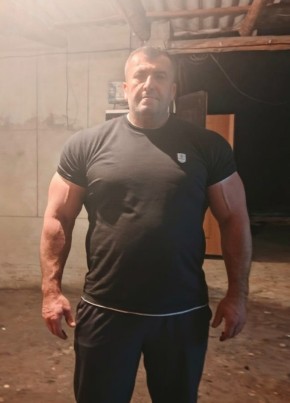 Алихан из Избербаша 38 лет