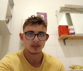 Theo, 18, Macon
