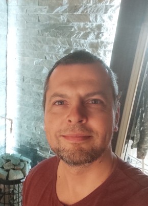 Максим из Helsinki 42 года