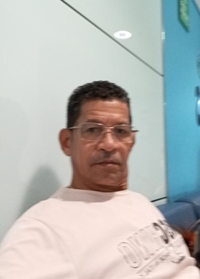 Ever из Medellín 66 лет