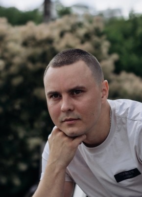 Максим из Воронежа 28 лет