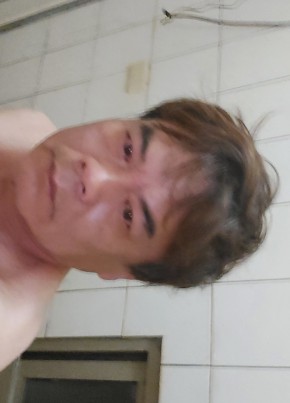 阿綸, 56, 中华人民共和国, 臺中市