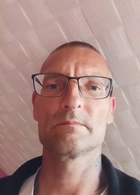 Peter Selmeczi из Békéscsaba 48 лет