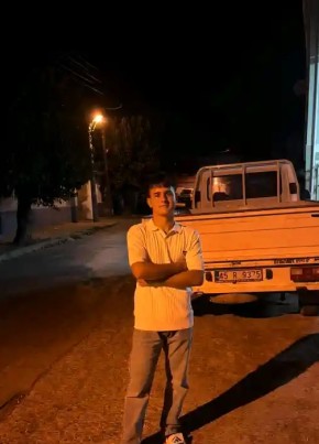 Ahmet из İzmir 18 лет