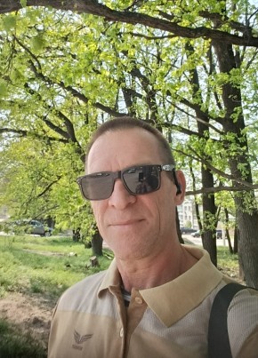 Роман из Тулы 49 лет