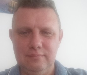 Maris, 49, Glasgow