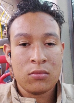 Gabriel David Me, 18, República de Colombia, Santafe de Bogotá