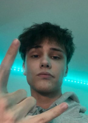 Andrew из Los Angeles 20 лет