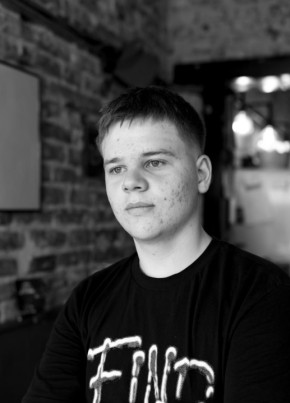 HRYHORII из Софии 19 лет