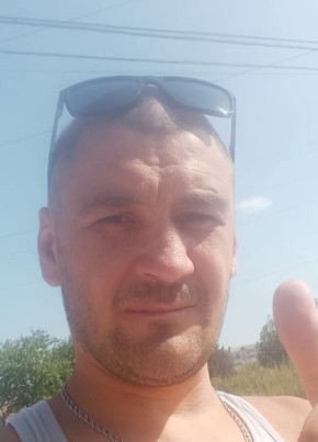 Иван, 38, Россия, Североуральск