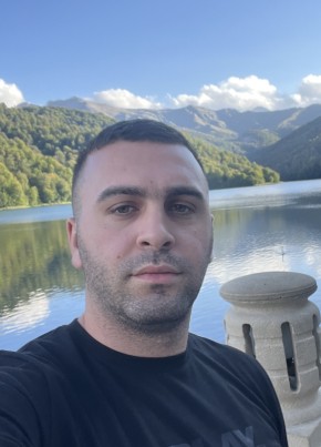 Артур из Смоленска 32 года