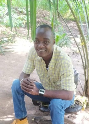 Moussa mackita, 33, République Gabonaise, Libreville