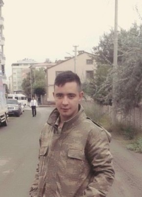 Sezer, 29, Türkiye Cumhuriyeti, İstanbul