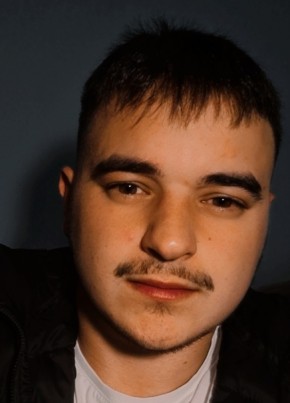 Cosmin, 22, Romania, București