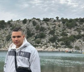 Άγγελος, 19, Petroupolis