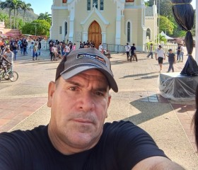 Alexander, 49, Porlamar