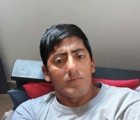 Messi, 31, Buenos Aires