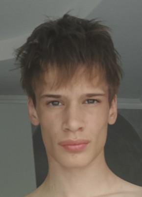 Денис из Кургана 23 года