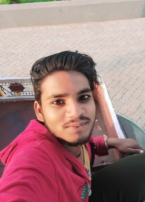 Aavesh sheikh, 19, India, Ghātanji