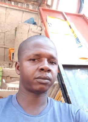 Diallo, 28, République de Guinée, Conakry