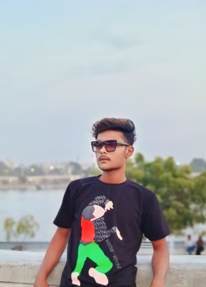 Aman Khan, 19, India, Ahmedabad