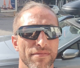 Konstantin, 40, Edessa