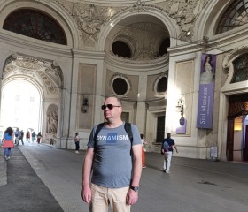 Ya, 43, Vienna