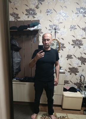 Роман из Тольятти 42 года