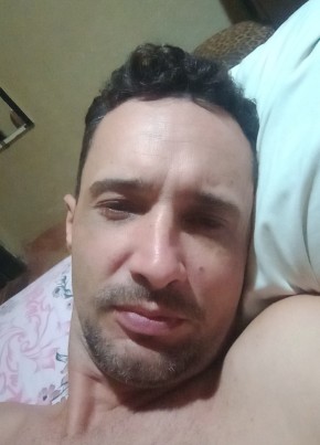 Adriano, 40, República Federativa do Brasil, Campo Grande