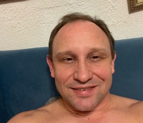 Evgeniy, 44, Bethnal Green