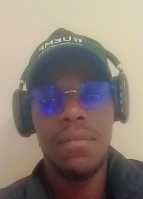Antonio из Cotonou 23 года
