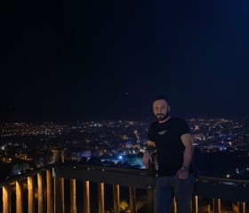 Savaş, 36, Istanbul