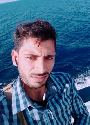Yasser Mahfouz, 21, المملكة الاردنية الهاشمية, غورالصافي