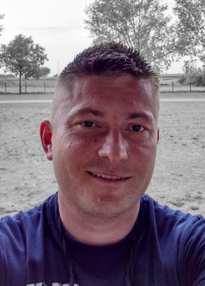 Jovan из Нови Сада 42 года