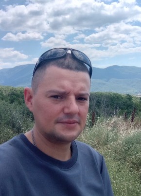 Виталий, 33, Россия, Новомичуринск