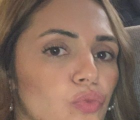 Layall, 25, Cairo