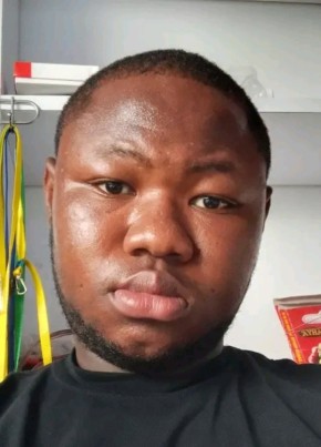 Mickael из Abidjan 23 года