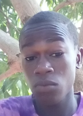 Hassan kargbo, 19, Sierra Leone, Freetown